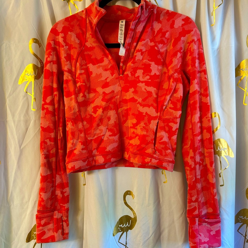 Cropped camo Lulu running top
